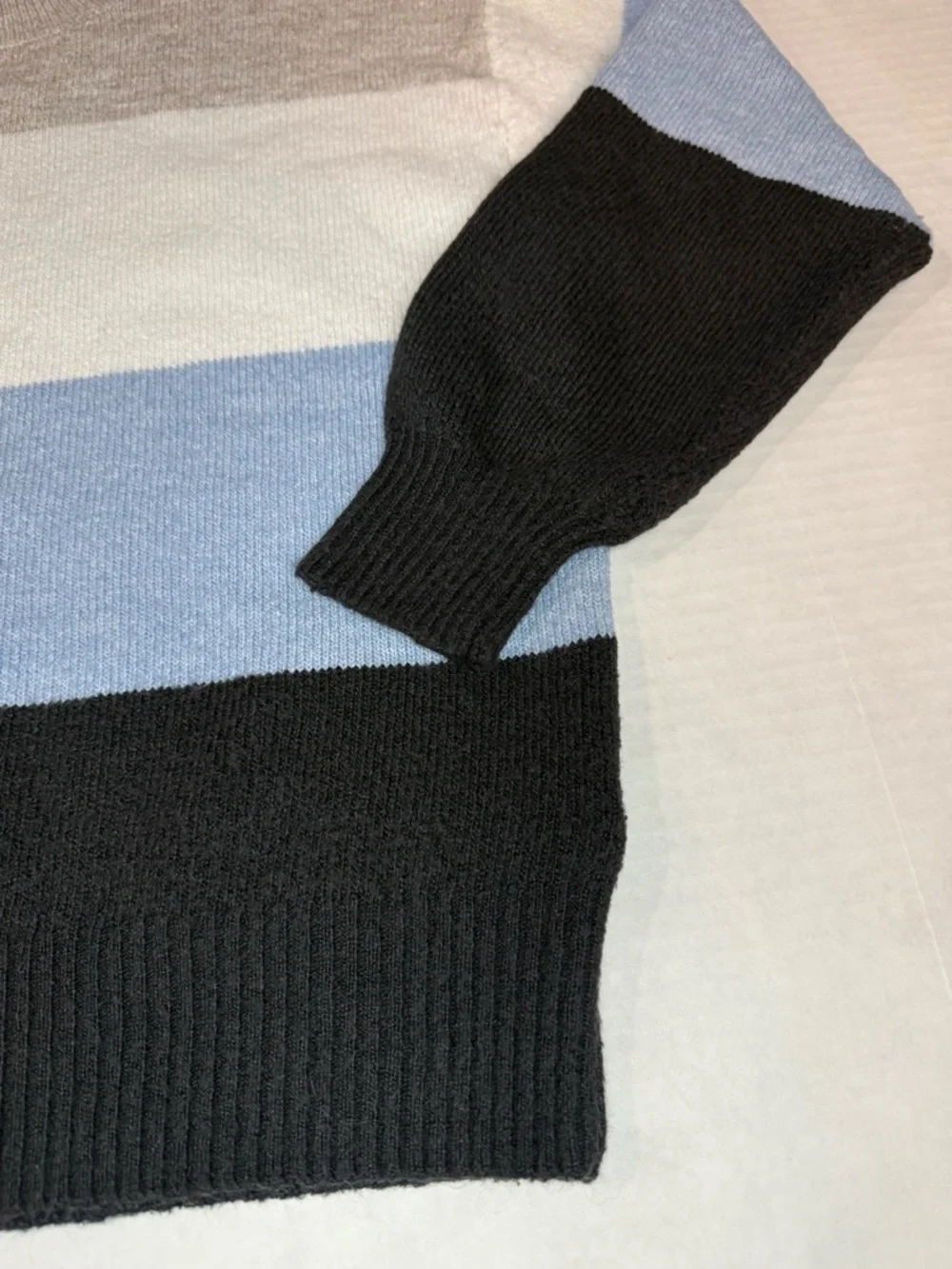 H&M Colorblock Knit Sweater Blue Gray White Black Crew Neck Pullover Size S - Picture 11 of 15